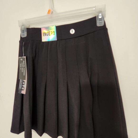 Indero tennis skort size  Small black pleated Active Collection    B8 - Picture 3 of 8